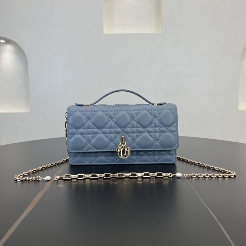 D*or top handle bags